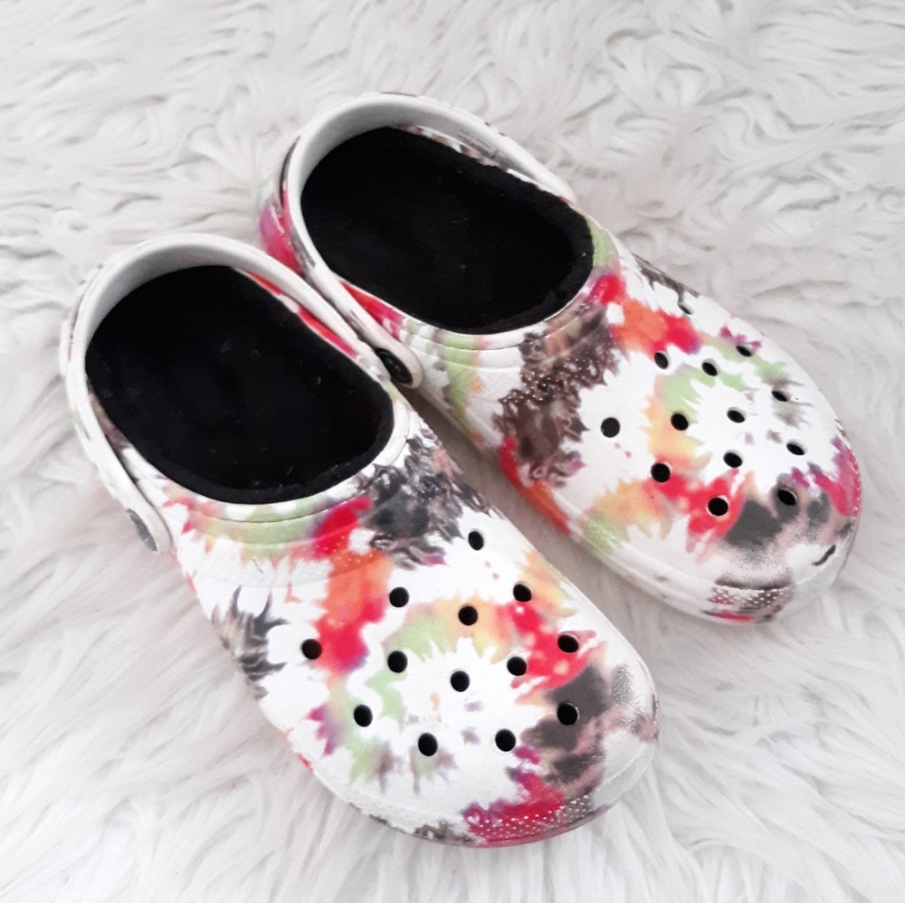 Kids Tie Dye Fleece Lined CROCS 4